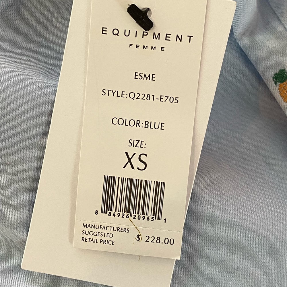 EQUIPMENT ESME LIGHT BLUE PINEAPPLE TOP NWT - Picture 4 of 4